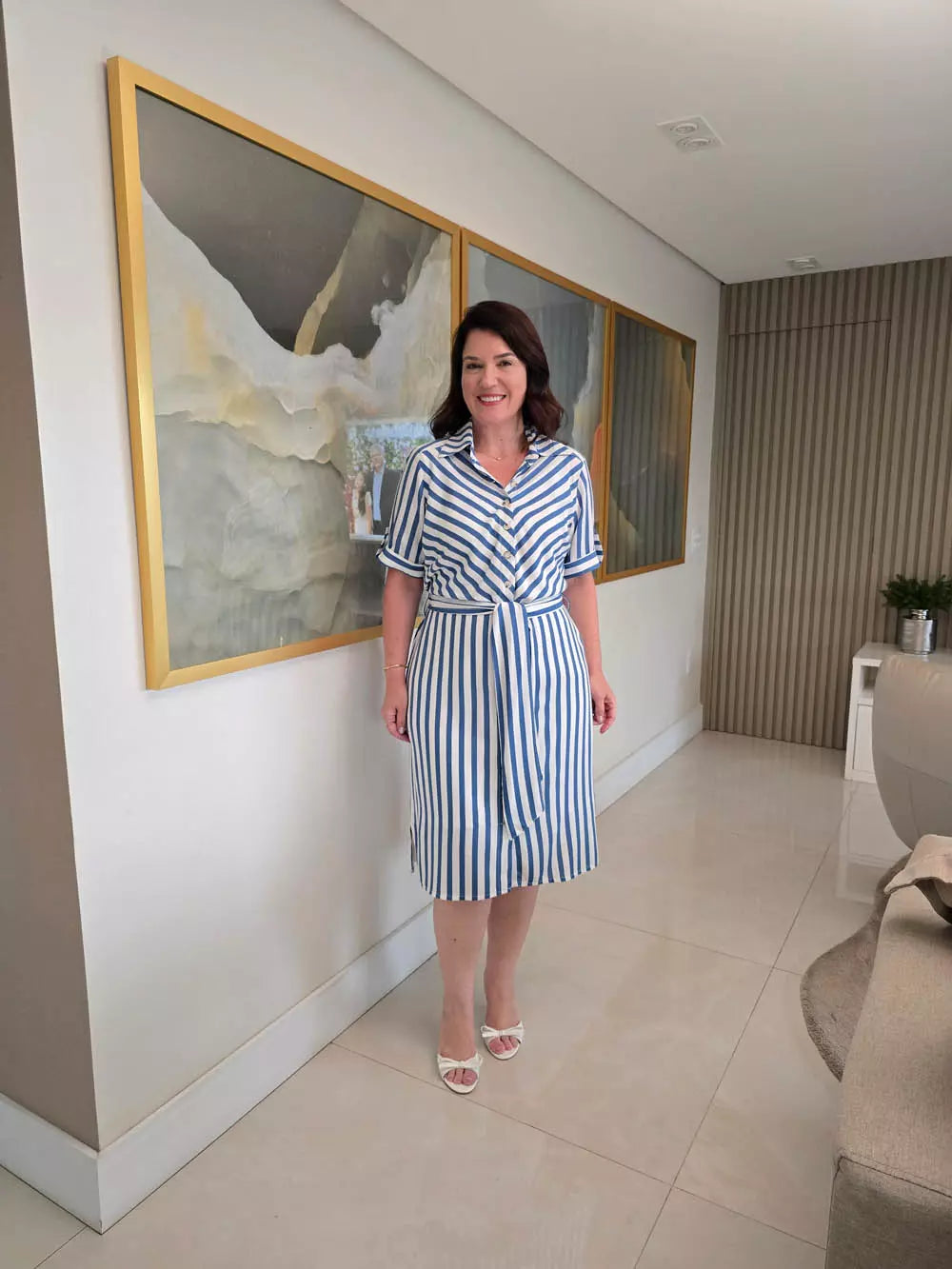 CHEMISE COM FAIXA NA CINTURA BRANCO COM AZUL